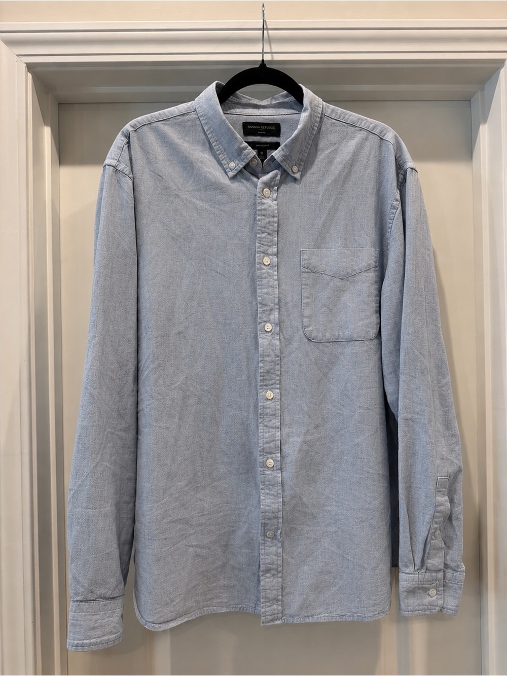 Banana Republic Untucked Fit Light Blue Button-Down Shirt Men’s XL